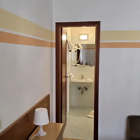 Verena Dependance Savoia & Campana מלון *
