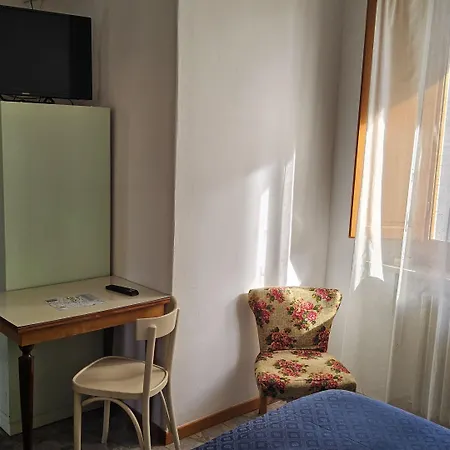 Verena Dependance Savoia & Campana מלון *